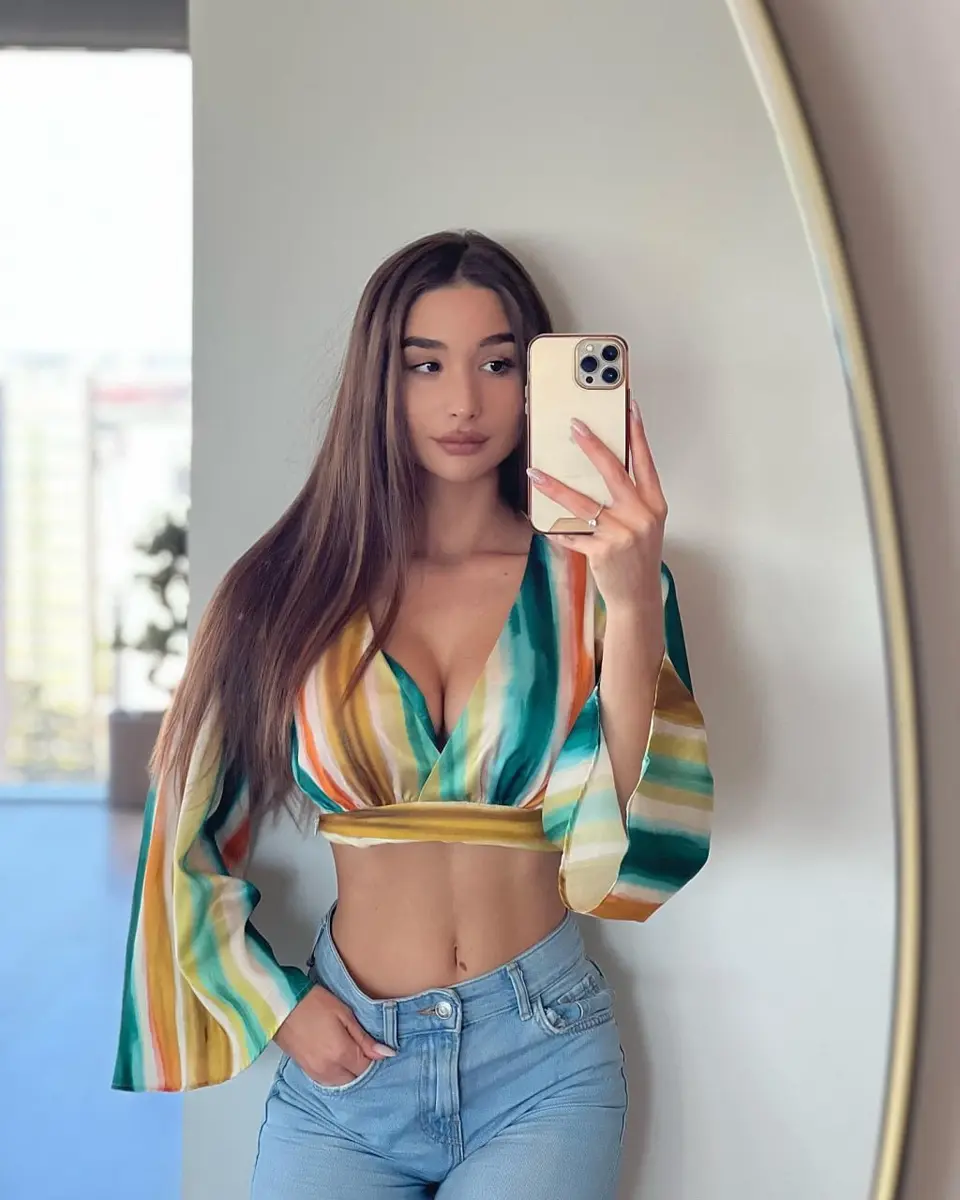 Violet  profile in Dubai