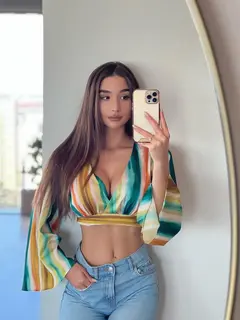 Violet  profile in Dubai